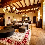 Chateau De Belet فندق مبيت وإفطار *