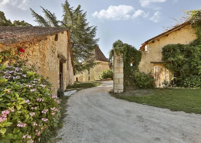 Chateau De Belet Bed & Breakfast