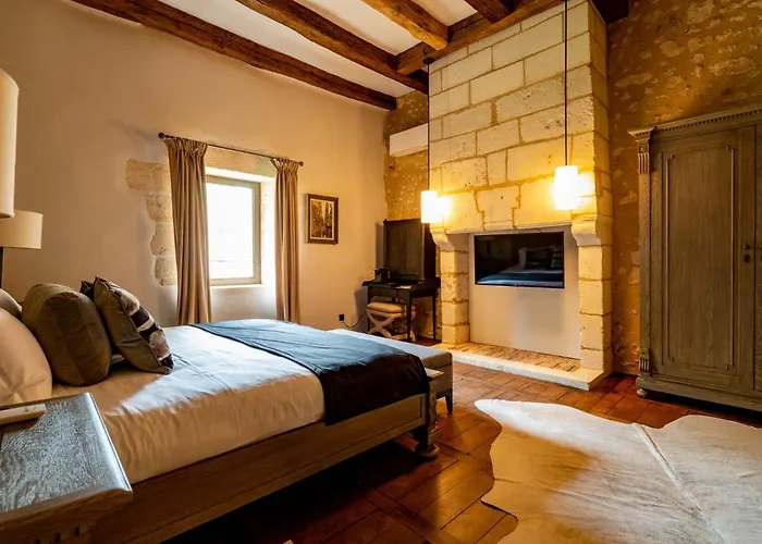 Chateau De Belet Bed & Breakfast