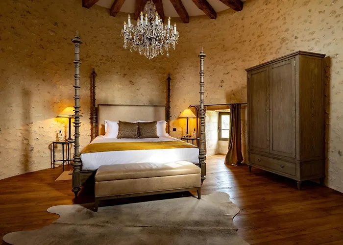 Chateau De Belet Bed & Breakfast