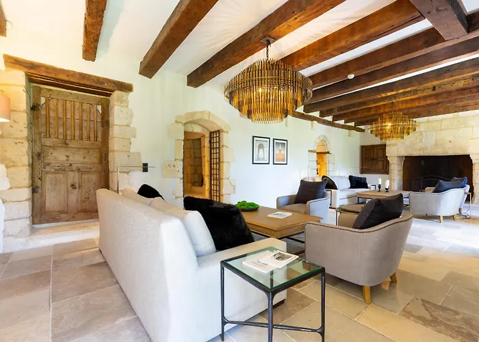 Chateau De Belet Bed & Breakfast